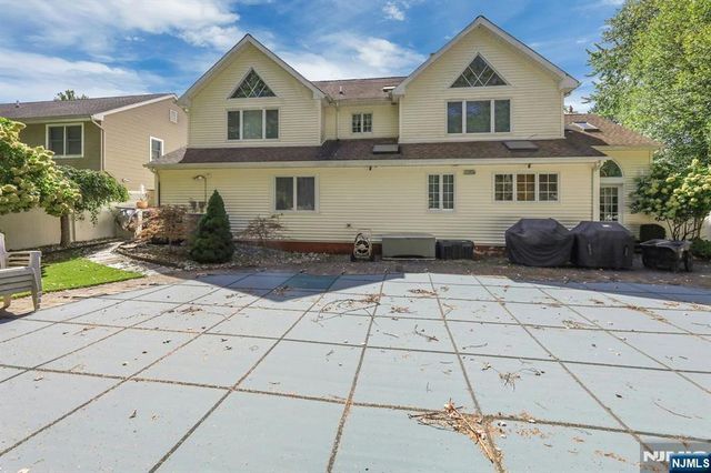 59 Lockwood Drive, Waldwick, NJ 07463
