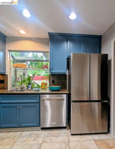 1892 London DR, Benicia, CA 94510