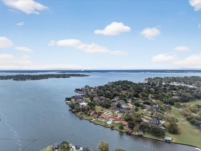 254 Capetown, Montgomery, TX 77356