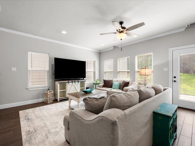 254 Capetown, Montgomery, TX 77356