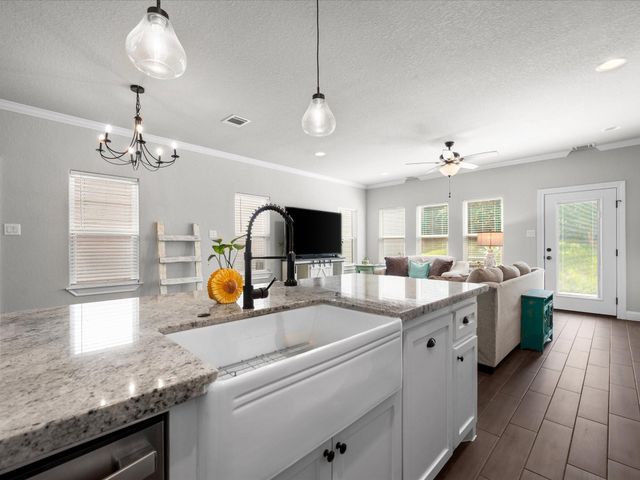 254 Capetown, Montgomery, TX 77356
