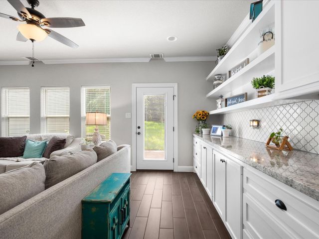 254 Capetown, Montgomery, TX 77356
