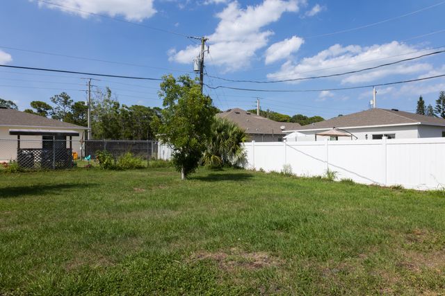 2581 SE Dogwood Avenue, Port St. Lucie, Port St Lucie, FL 34952