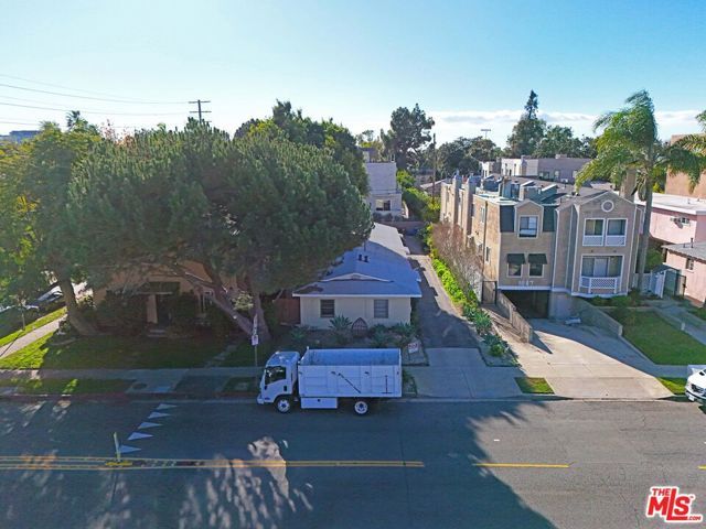 1851 S Barrington Avenue, Los Angeles, CA 90025