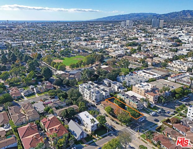 1851 S Barrington Avenue, Los Angeles, CA 90025