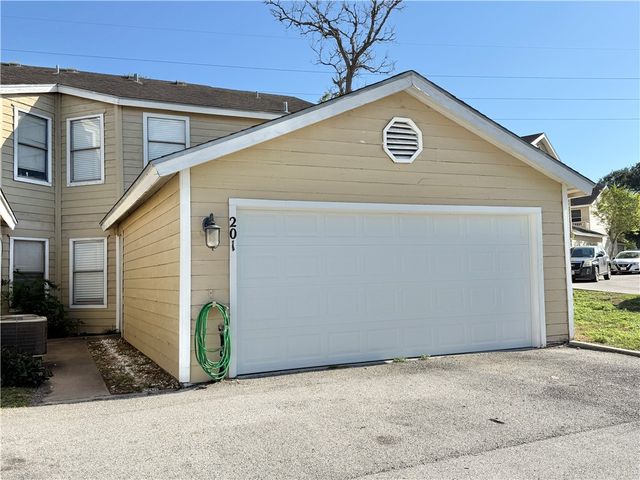 4401 River Valley Dr 201, Corpus Christi, TX 78410