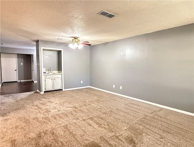 4401 River Valley Dr 201, Corpus Christi, TX 78410