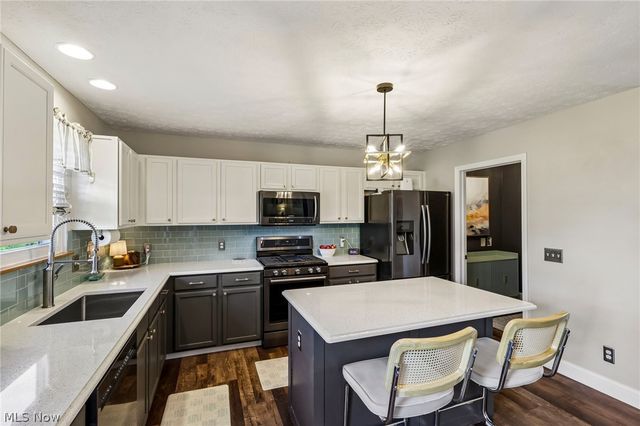 1704 W Ash Drive, Avon, OH 44011
