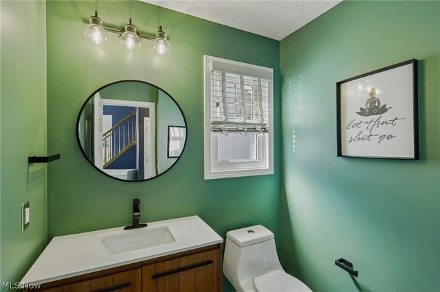 1704 W Ash Drive, Avon, OH 44011