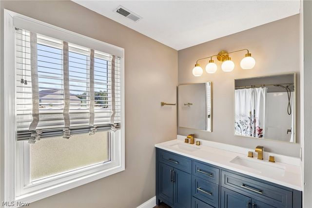 1704 W Ash Drive, Avon, OH 44011