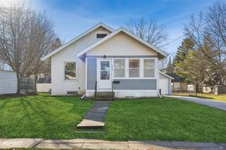 613 S 4th Avenue W, Newton, IA 50208