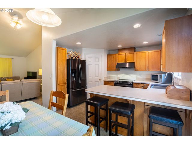 3370 MARION St Se, Albany, OR 97322
