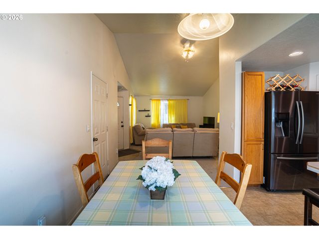 3370 MARION St Se, Albany, OR 97322