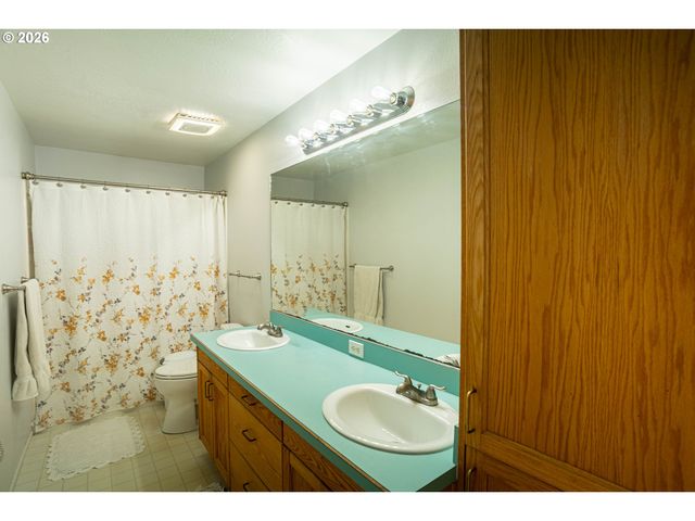 3370 MARION St Se, Albany, OR 97322