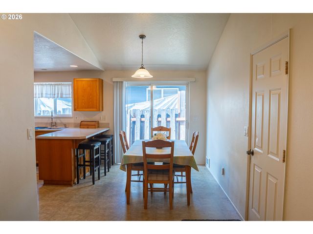 3370 MARION St Se, Albany, OR 97322