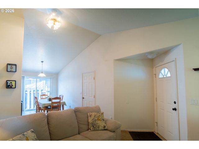 3370 MARION St Se, Albany, OR 97322