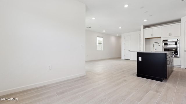 9739 S 12TH Street S, Phoenix, AZ 85042