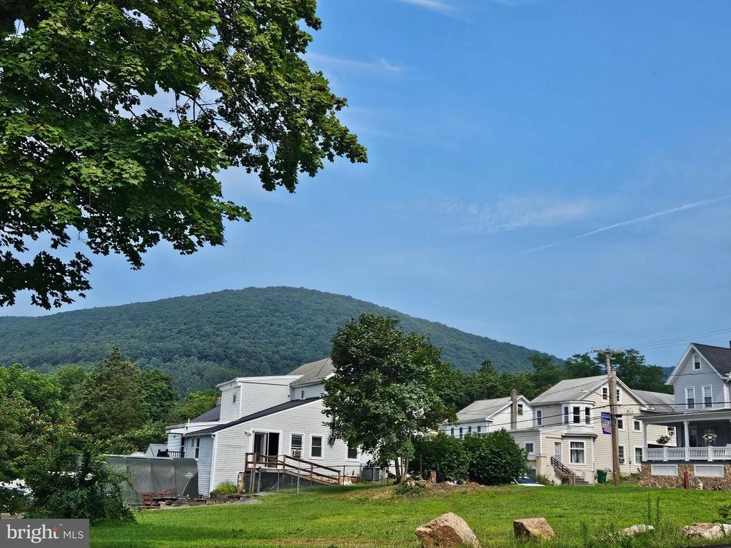 312 PLANE ST, Lykens, PA 17048