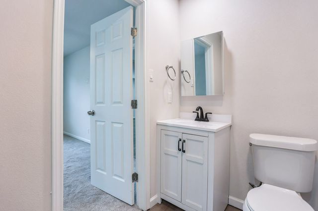 913 Zelda Drive, Hurst, TX 76053