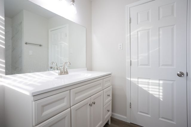 913 Zelda Drive, Hurst, TX 76053