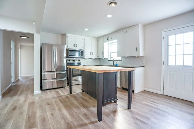 913 Zelda Drive, Hurst, TX 76053