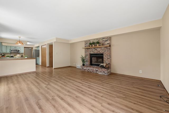 205 Whitaker Court, Woodstock, IL 60098