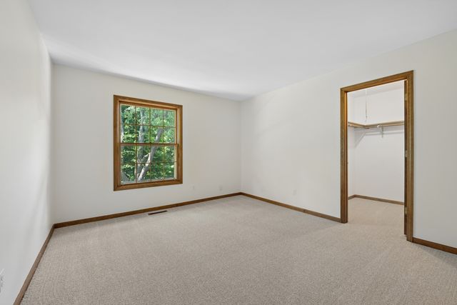 205 Whitaker Court, Woodstock, IL 60098
