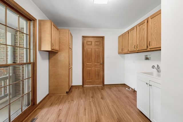 205 Whitaker Court, Woodstock, IL 60098