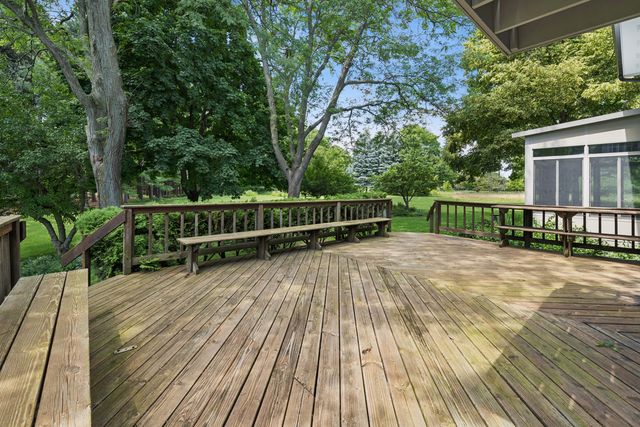 205 Whitaker Court, Woodstock, IL 60098