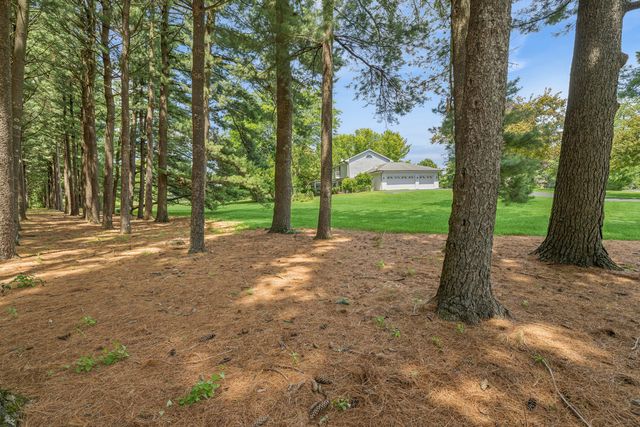 205 Whitaker Court, Woodstock, IL 60098