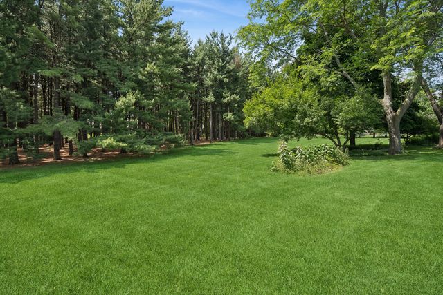 205 Whitaker Court, Woodstock, IL 60098
