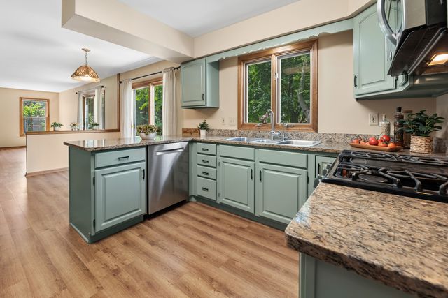 205 Whitaker Court, Woodstock, IL 60098
