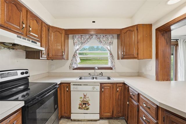 68 Armstrong Dr, Canton Twp, PA 15301