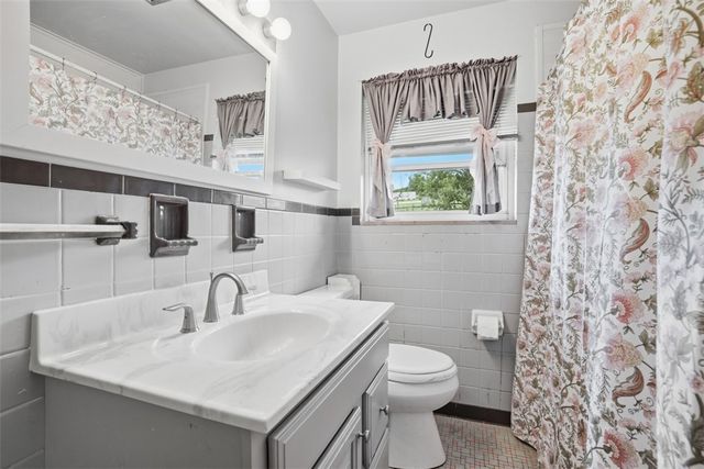 68 Armstrong Dr, Canton Twp, PA 15301