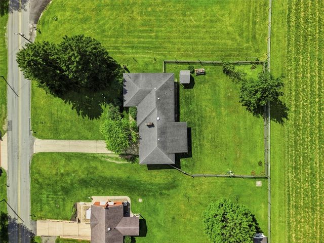 68 Armstrong Dr, Canton Twp, PA 15301