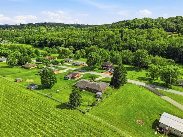 68 Armstrong Dr, Canton Twp, PA 15301