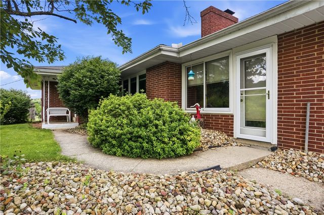 68 Armstrong Dr, Canton Twp, PA 15301