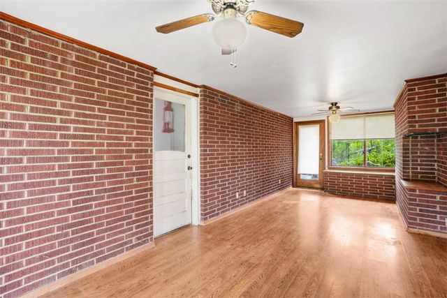 68 Armstrong Dr, Canton Twp, PA 15301