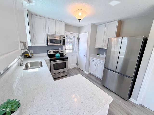 1000 Brookgreen Drive, Cary, NC 27511