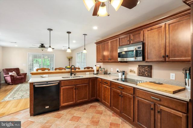20 WINTERSET DR, Robbinsville, NJ 08690