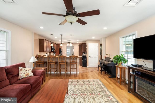 20 WINTERSET DR, Robbinsville, NJ 08690