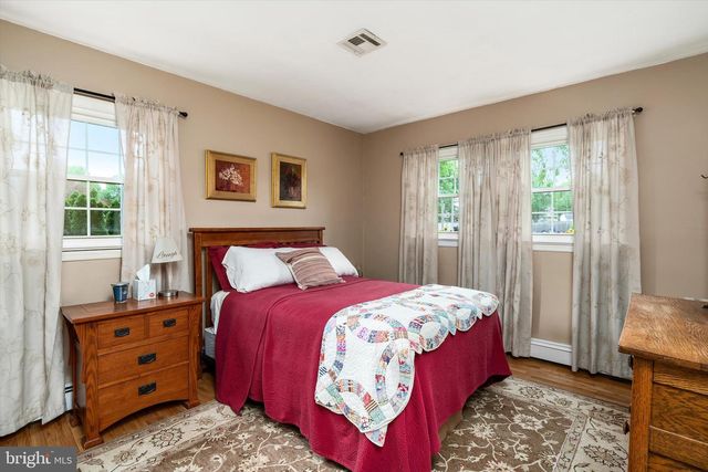 20 WINTERSET DR, Robbinsville, NJ 08690