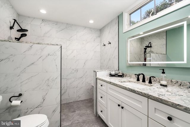 20 WINTERSET DR, Robbinsville, NJ 08690