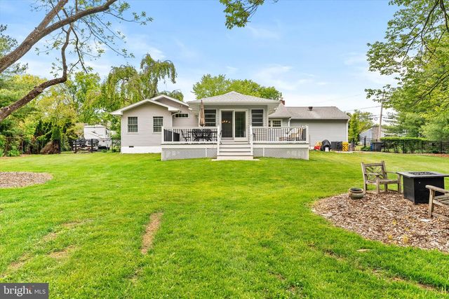 20 WINTERSET DR, Robbinsville, NJ 08690
