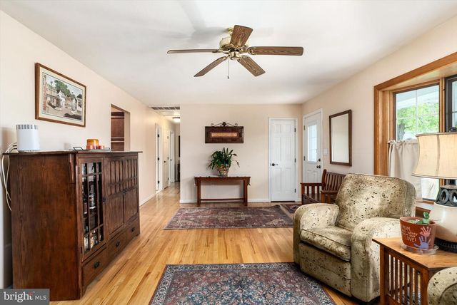 20 WINTERSET DR, Robbinsville, NJ 08690