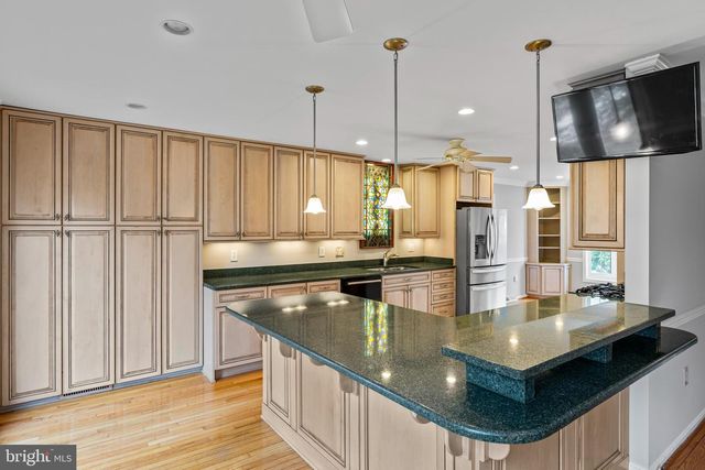 10815 STANHOPE PL, Fairfax, VA 22032