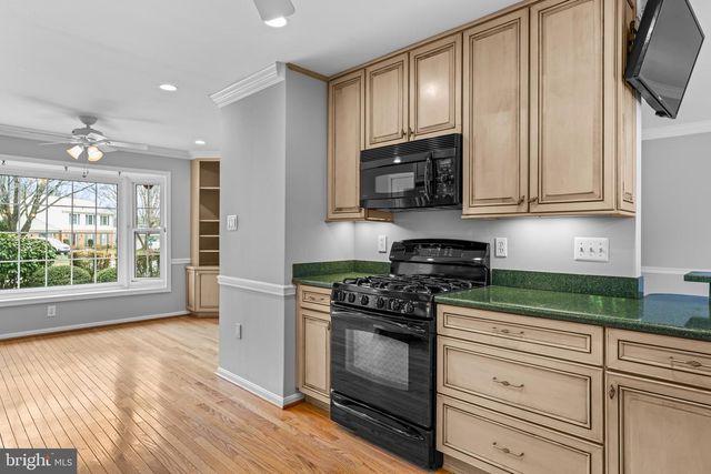 10815 STANHOPE PL, Fairfax, VA 22032