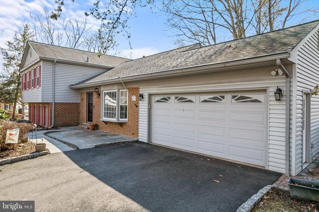 10815 STANHOPE PL, Fairfax, VA 22032