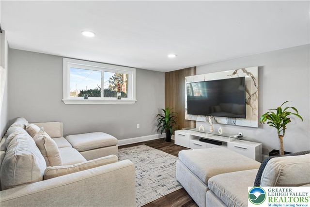 724 East Tilghman Street, Allentown City, PA 18109