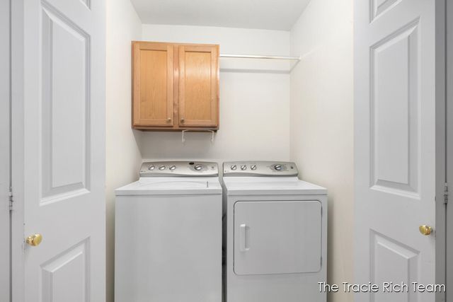 4889 Castle Hill Court, Rockford, MI 49341